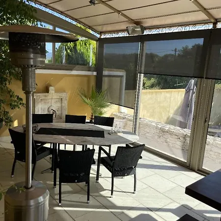 Bed & Breakfast Domaine De L'olibaou 2*